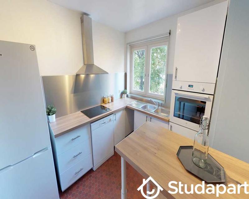 Chambre - 100 m² - 1 pièce