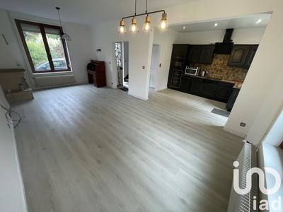 Maison - 95 m² - 5 pièces