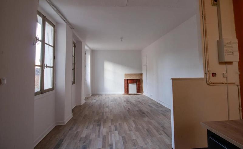 Appartement - 240 m² - 10 pièces