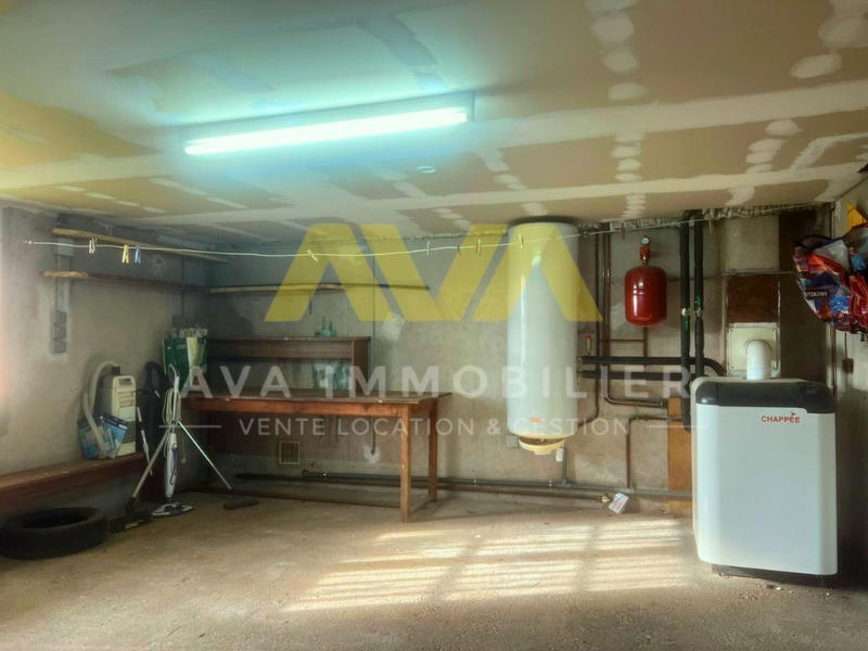 Maison - 202 m² - 8 pièces