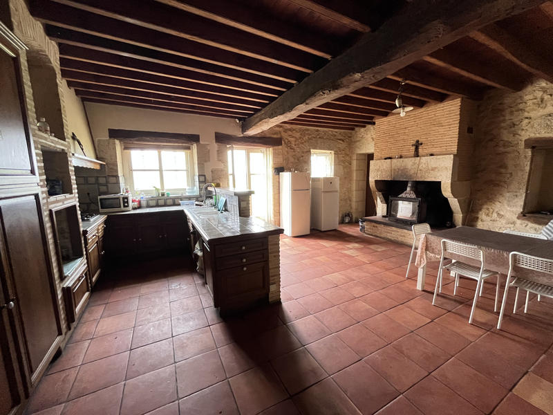 Maison - 548 m² - 12 pièces