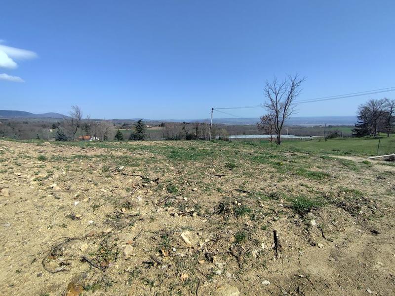 Terrain constructible - 858 m²