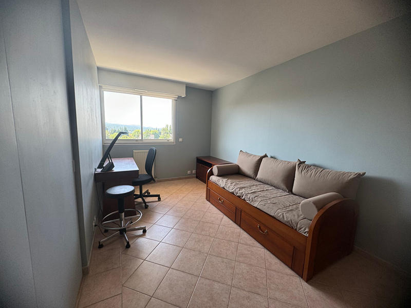 Appartement - 100 m² - 4 pièces