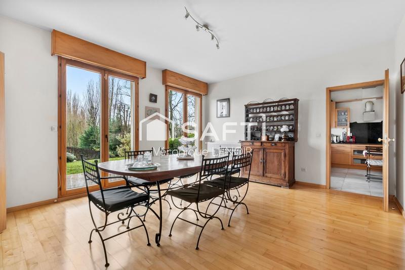 Maison - 238 m² - 6 pièces