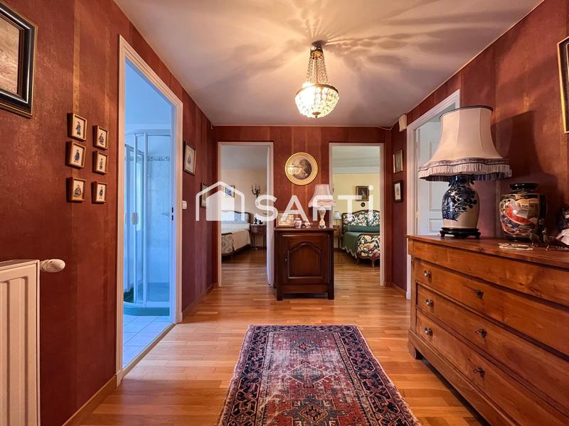 Maison - 177 m² - 6 pièces