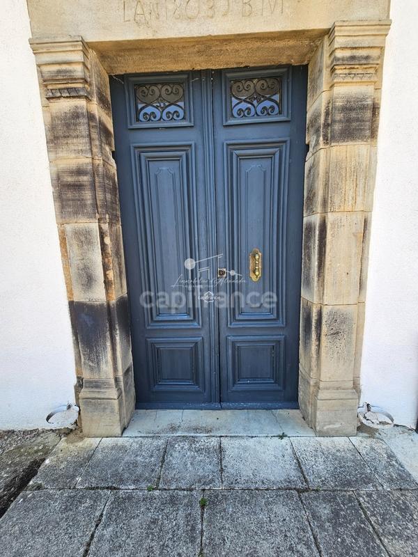 Propriété - 820 m² - 18 pièces