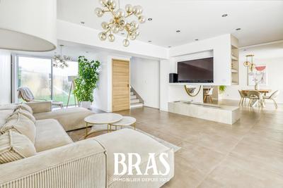 Maison - 150 m² - 8 pièces