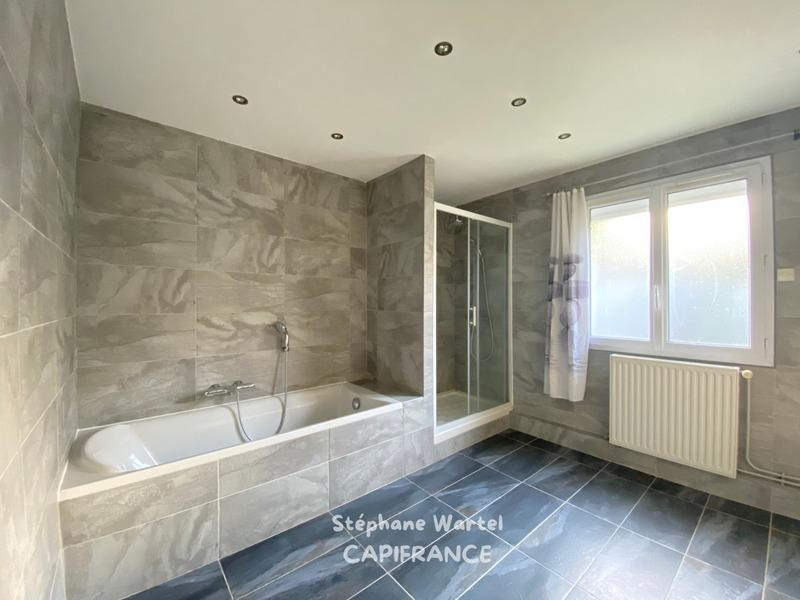 Maison - 181 m² - 9 pièces