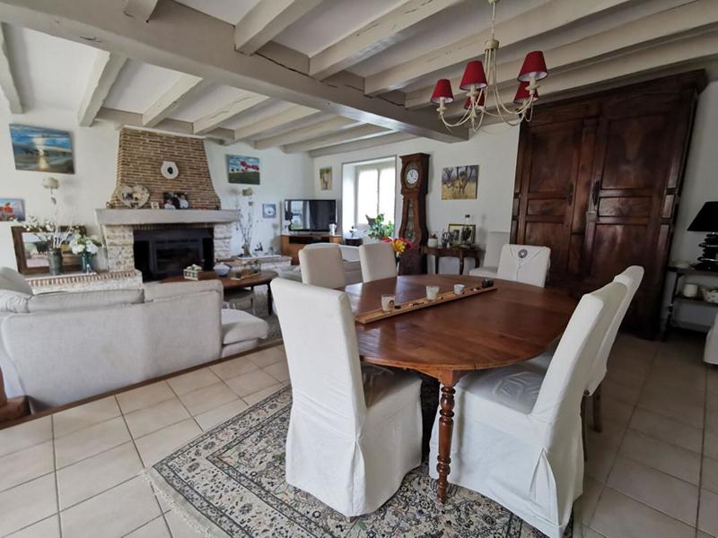 Maison - 313 m² - 10 pièces