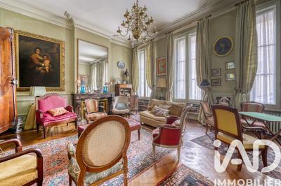 Maison - 430 m² - 13 pièces