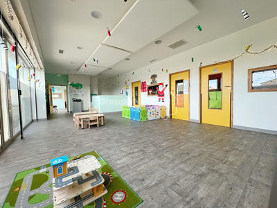 Local commercial - 181 m²