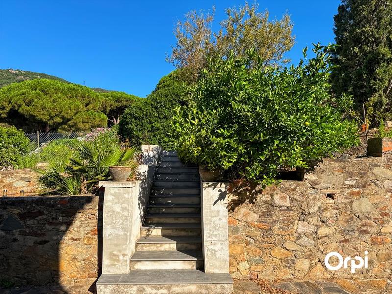 Maison - 150 m² - 8 pièces