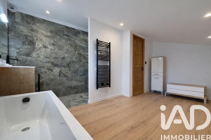 Maison - 280 m² - 7 pièces