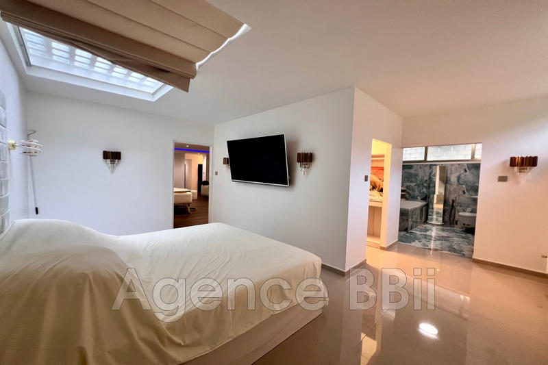 Appartement - 157 m² - 5 pièces