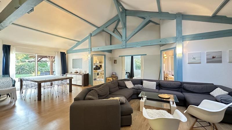 Maison contemporaine - 205 m² - 8 pièces