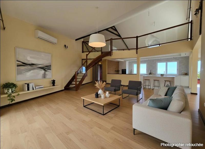 Maison - 206 m² - 4 pièces