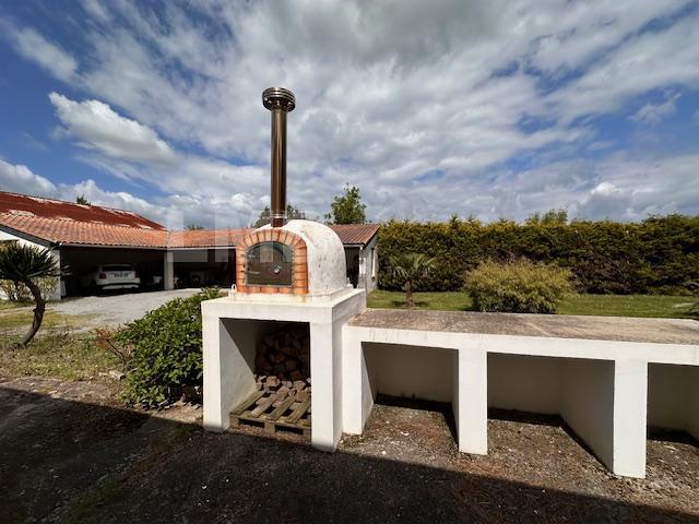 Propriété - 205 m² - 9 pièces