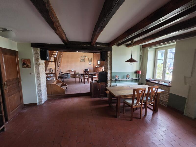 Maison traditionnelle - 174 m² - 8 pièces