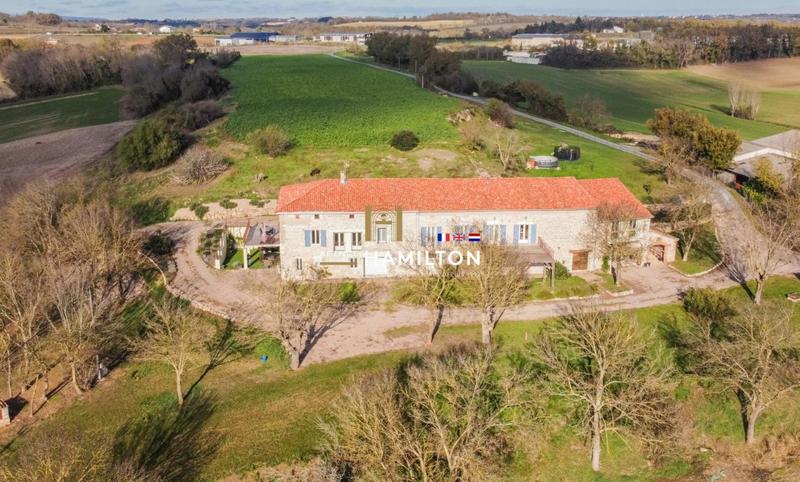 Longère - 269 m² - 9 pièces