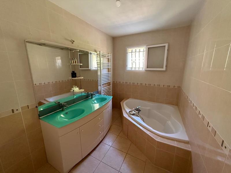 Maison - 159 m² - 7 pièces