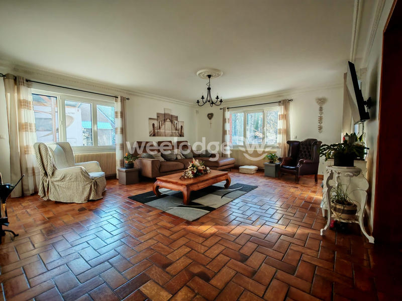 Maison - 262 m² - 10 pièces