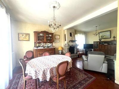 Maison - 106 m² - 5 pièces