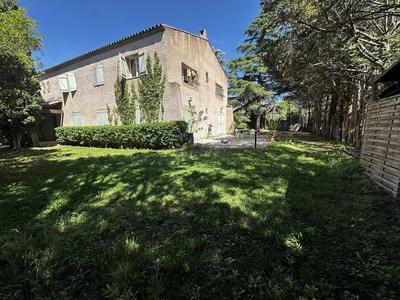 Villa - 400 m² - 9 pièces