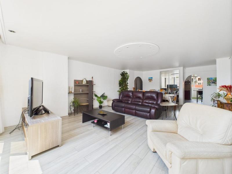 Appartement - 93 m² - 4 pièces