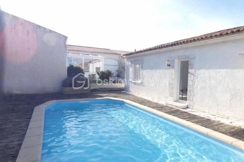 Maison traditionnelle - 121 m² - 6 pièces