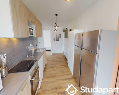 Chambre - 150 m² - 1 pièce