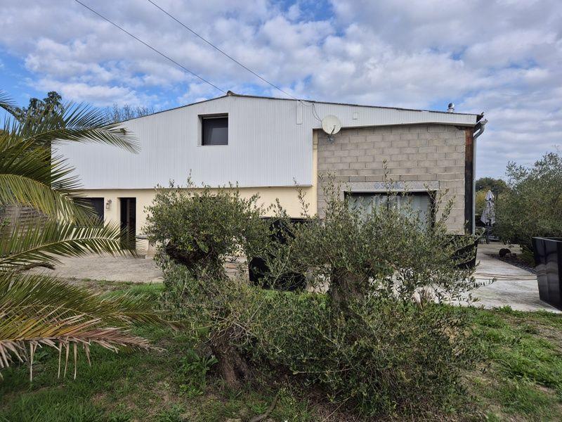 Maison - 220 m² - 3 pièces