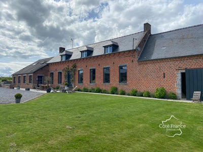 Maison - 210 m² - 10 pièces