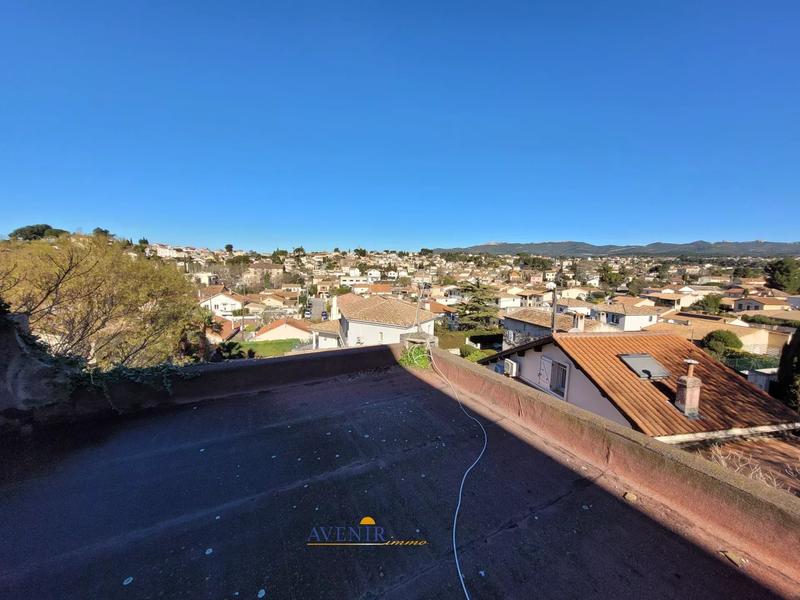 Maison - 225 m² - 10 pièces