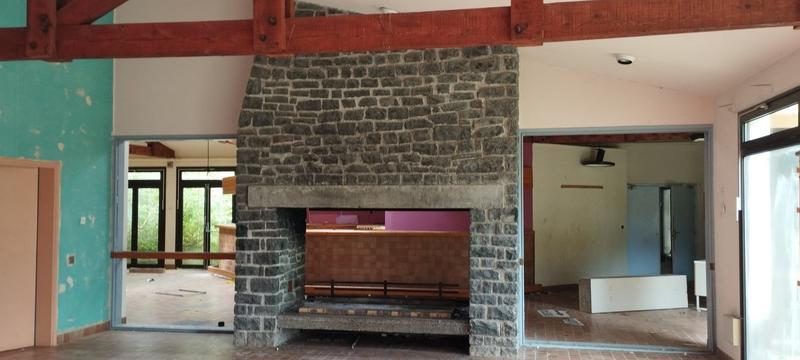 Maison - 1 500 m² - 40 pièces