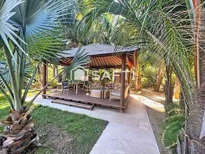 Villa - 398 m² - 8 pièces