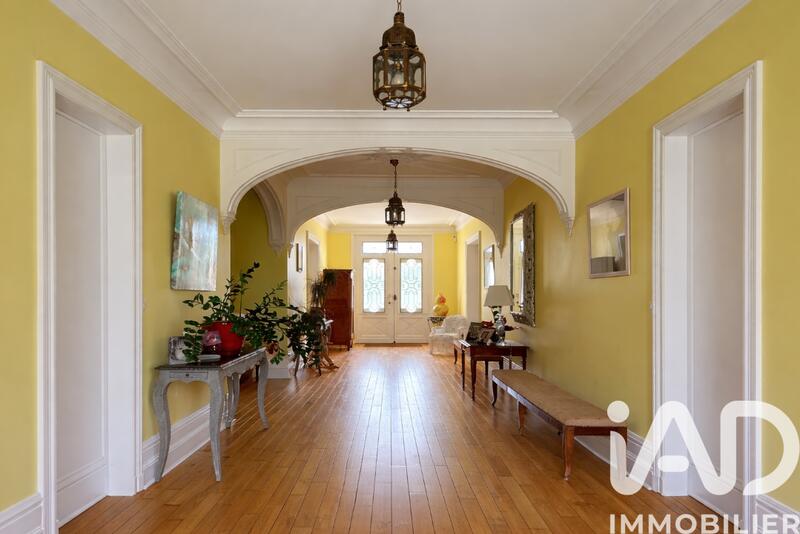 Maison - 483 m² - 15 pièces