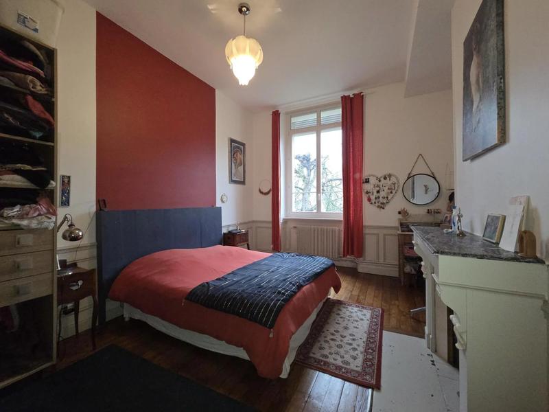 Appartement - 165 m² - 6 pièces