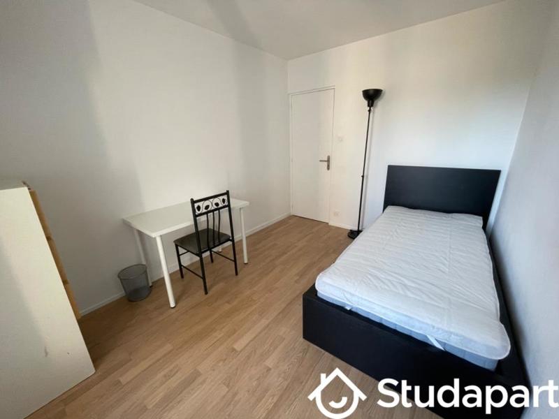 Chambre - 11 m² - 1 pièce