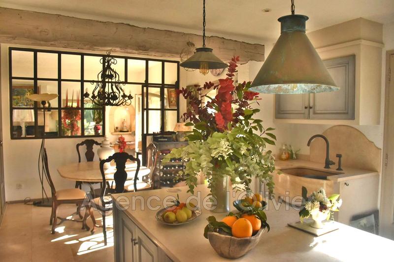 Maison - 300 m² - 7 pièces