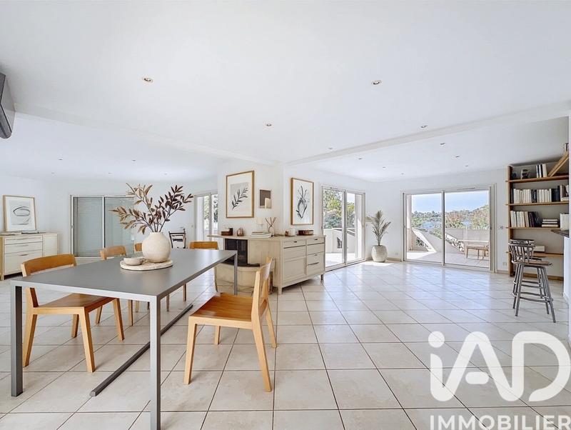 Maison - 143 m² - 4 pièces