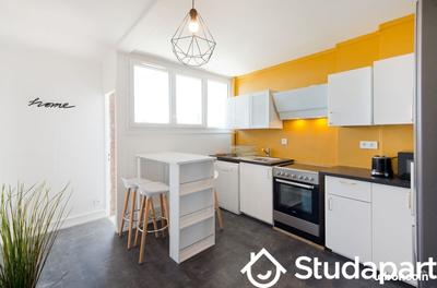 Chambre - 9 m² - 1 pièce