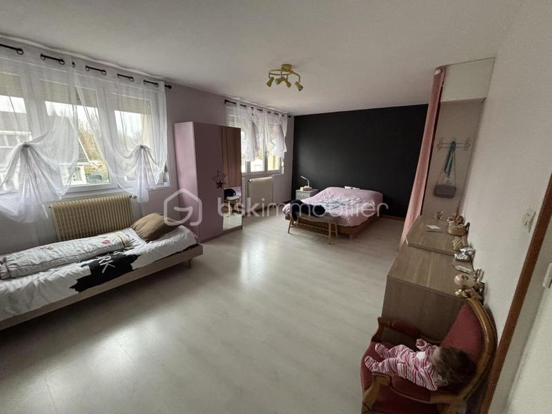 Demeure - 183 m² - 9 pièces