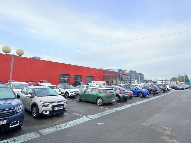 Local commercial - 2 654 m² - 10 pièces