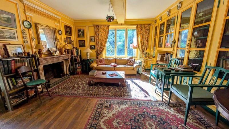 Propriété - 700 m² - 22 pièces