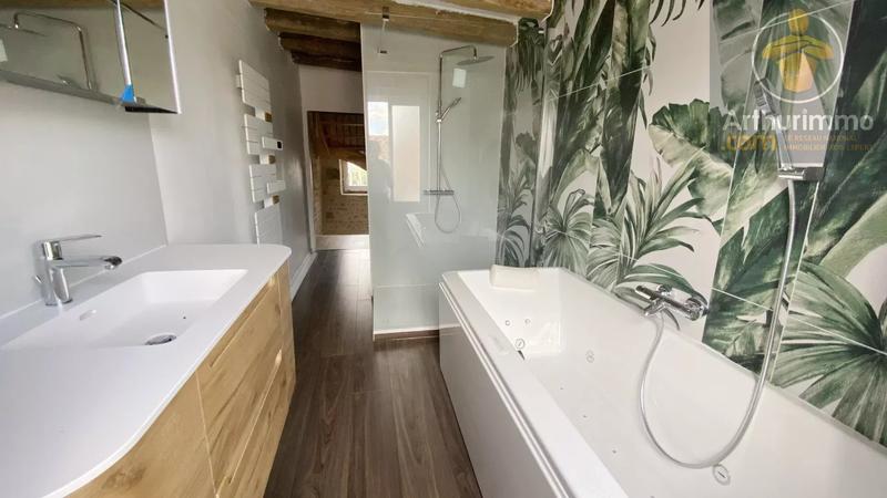 Maison - 250 m² - 8 pièces