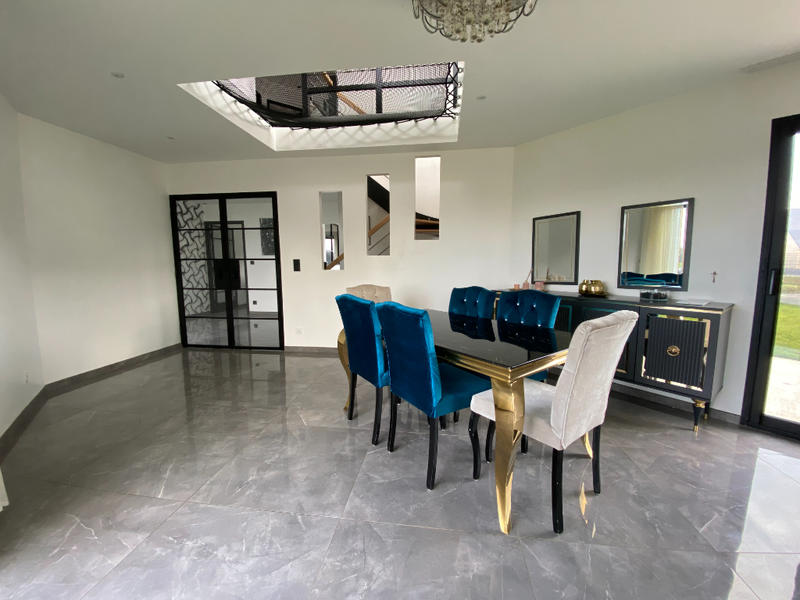 Maison - 167 m² - 6 pièces