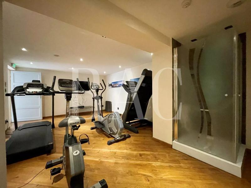 Villa - 415 m² - 10 pièces