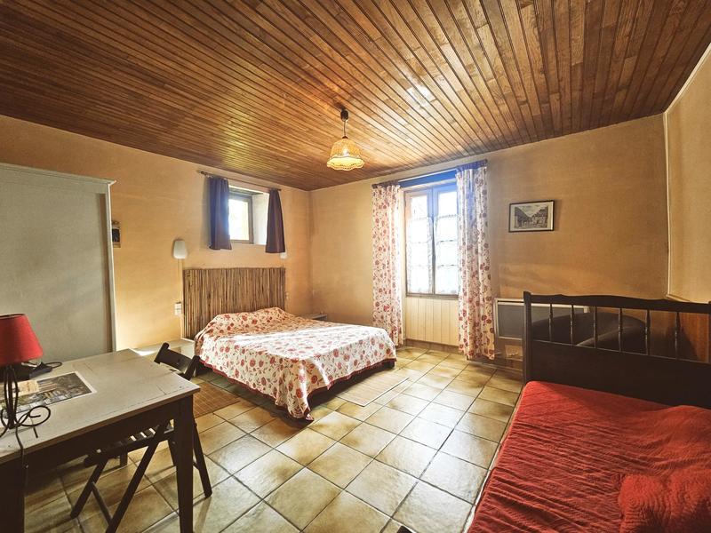 Maison ancienne - 289 m² - 10 pièces