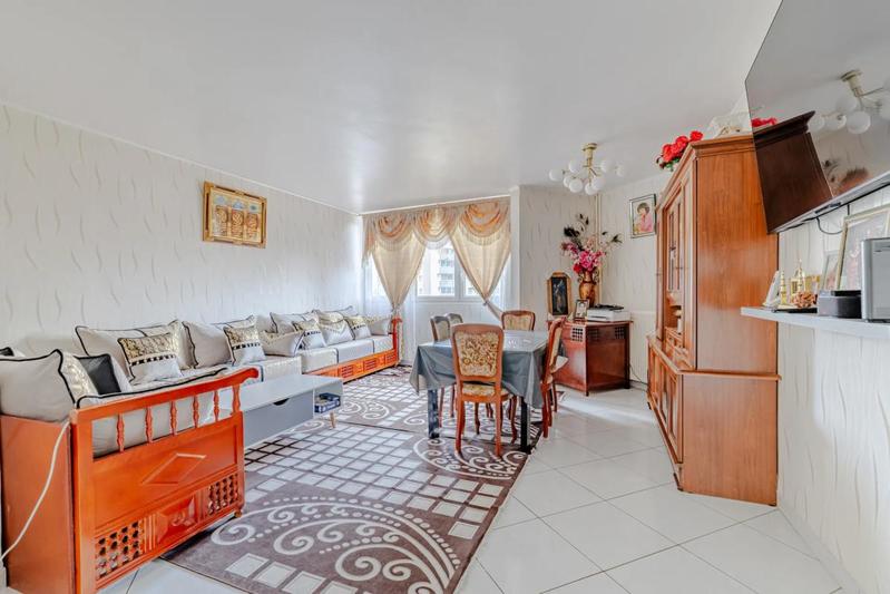 Appartement - 90 m² - 5 pièces