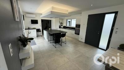 Maison de ville - 210 m² - 7 pièces